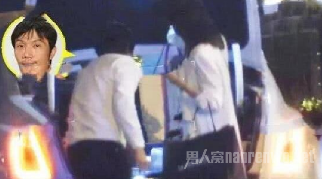 罗红带白衣女子回家