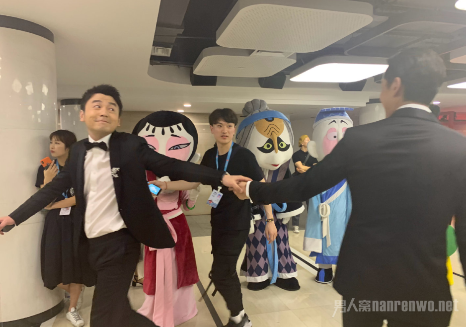 胡歌雷佳音