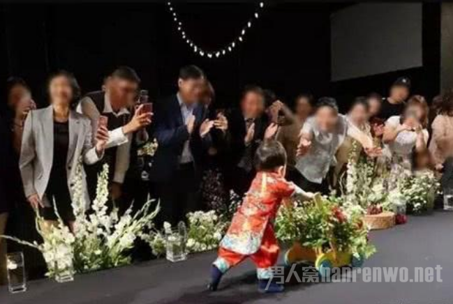 秋瓷炫儿子首曝光