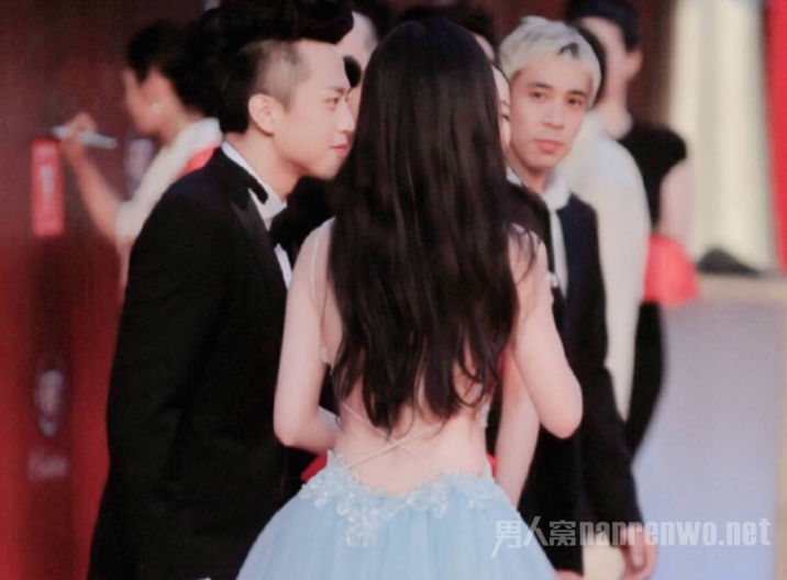 刘亦菲美背
