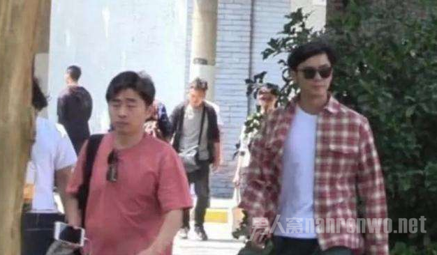 李晨分手后首现身