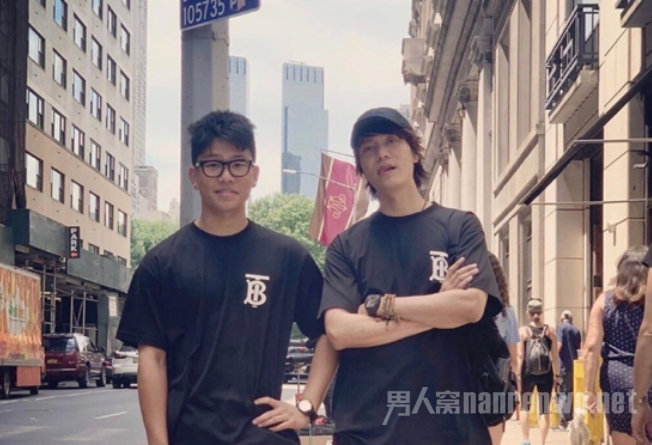 陈坤与儿子合影