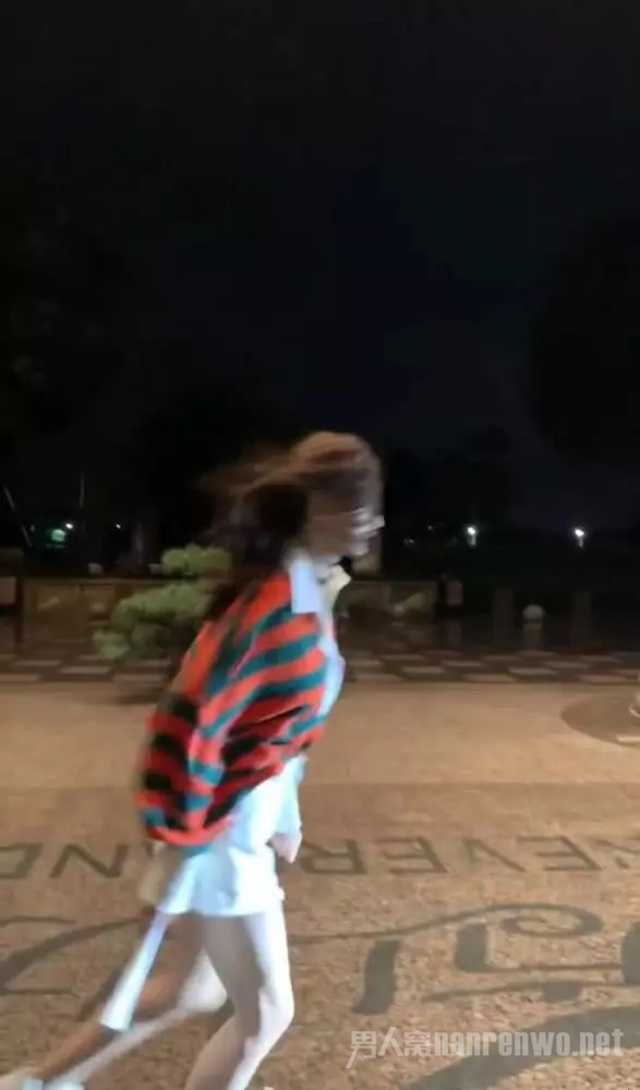 自嗨中