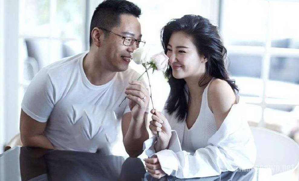 袁巴元回应新恋情传闻