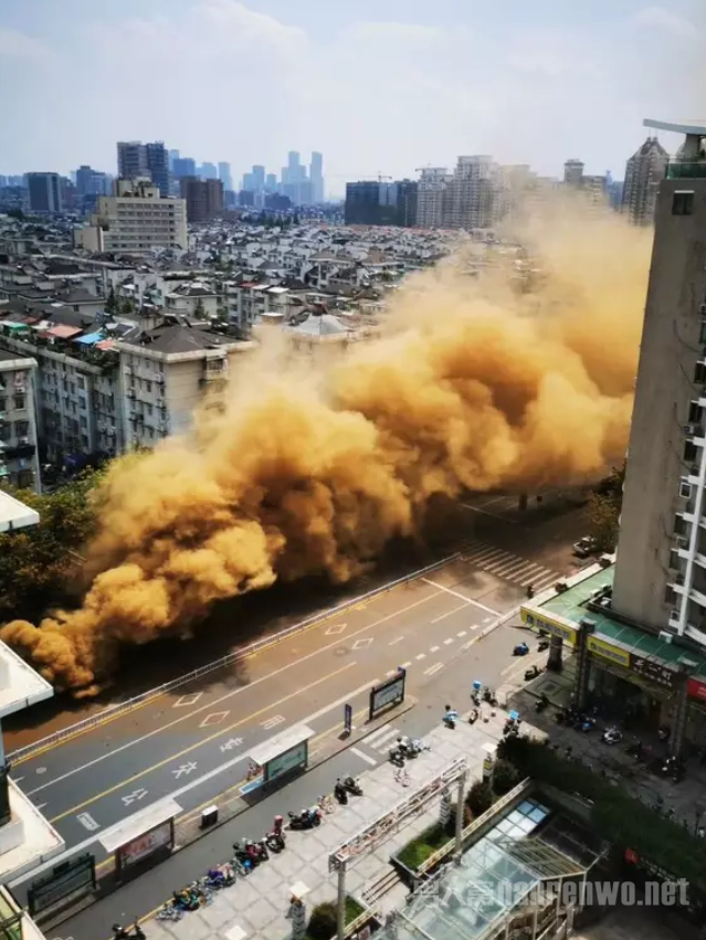 深圳倒楼现场照