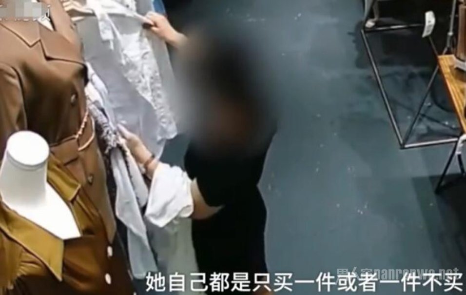 女子逛服装店的视频