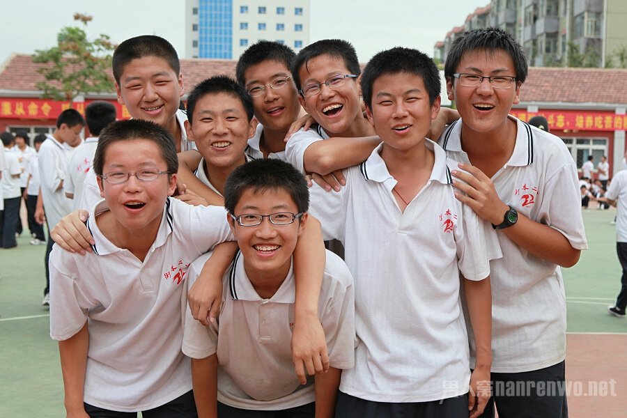 全班为骨折女孩从4楼转移到了1楼