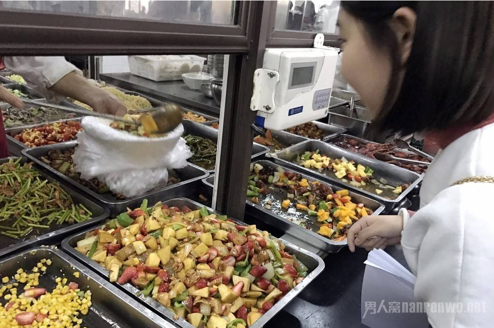 食堂打饭
