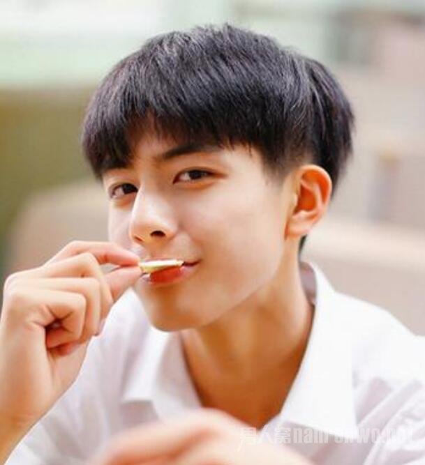 男生短发发型