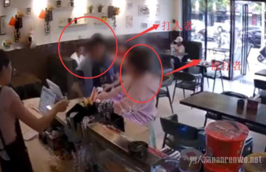 警方通报女孩奶茶店被打案
