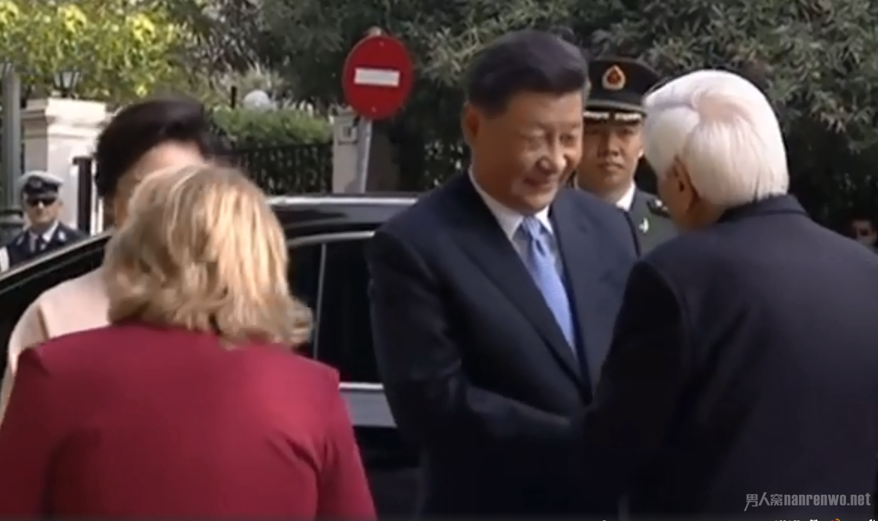 这些央视主持人从什么时候开始放飞自我的
