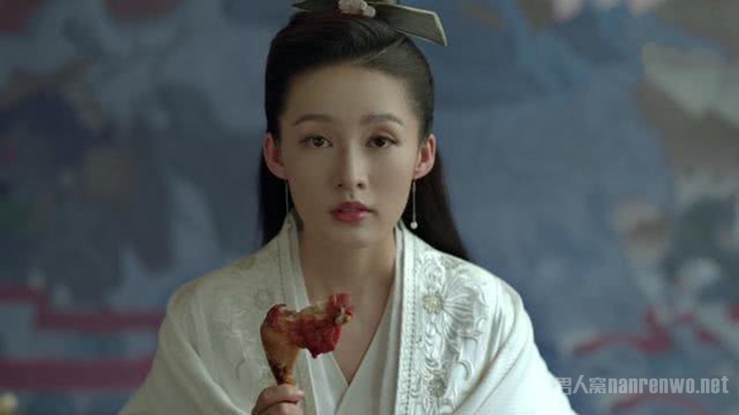 张若昀在机场被送鸡腿