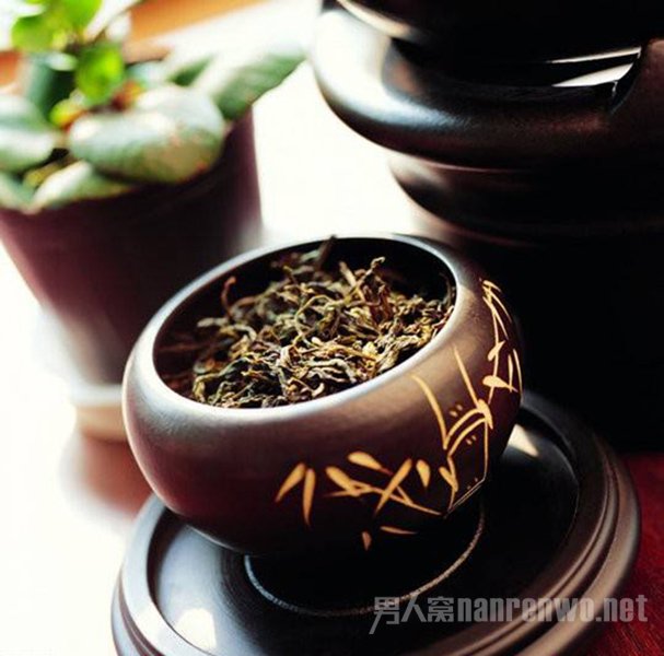1咀嚼茶叶