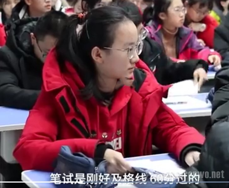 初二学生英语达大学六级水平