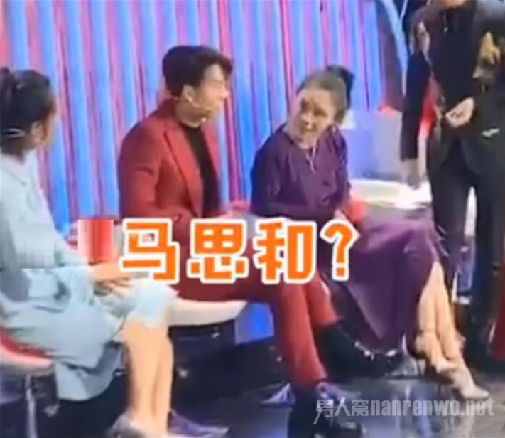 王嘉尔表情亮了