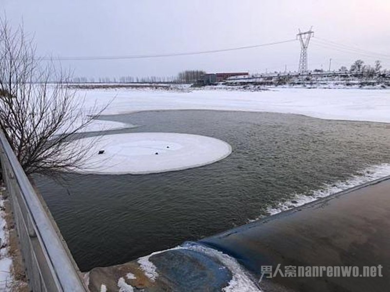 沈阳出现巨大旋转冰圈