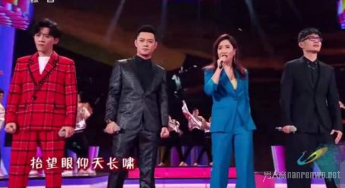 央视还是一如既往的播出元宵节特别节目