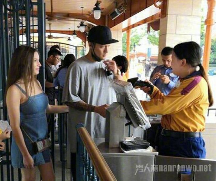 蒋劲夫外籍前女友怀孕