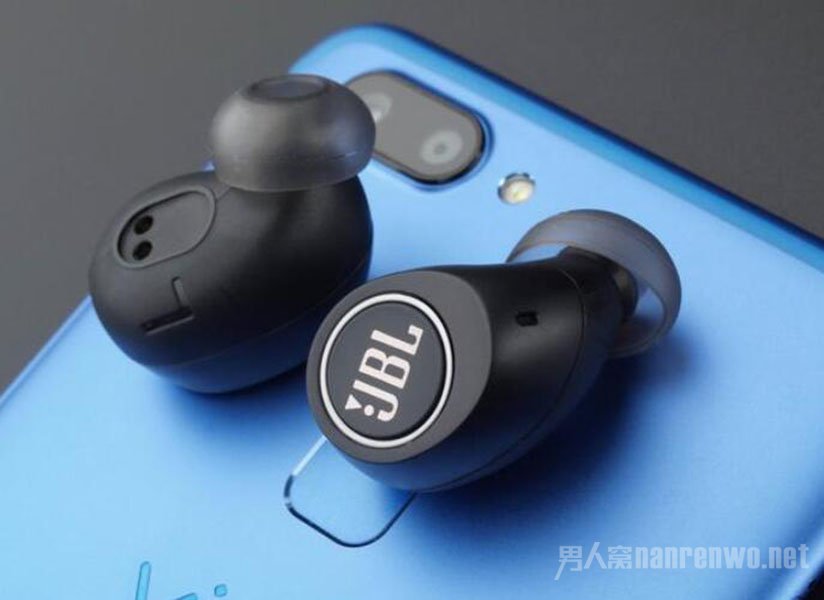 2 JBL Free
