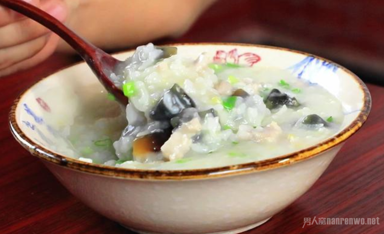 皮蛋瘦肉粥的做法