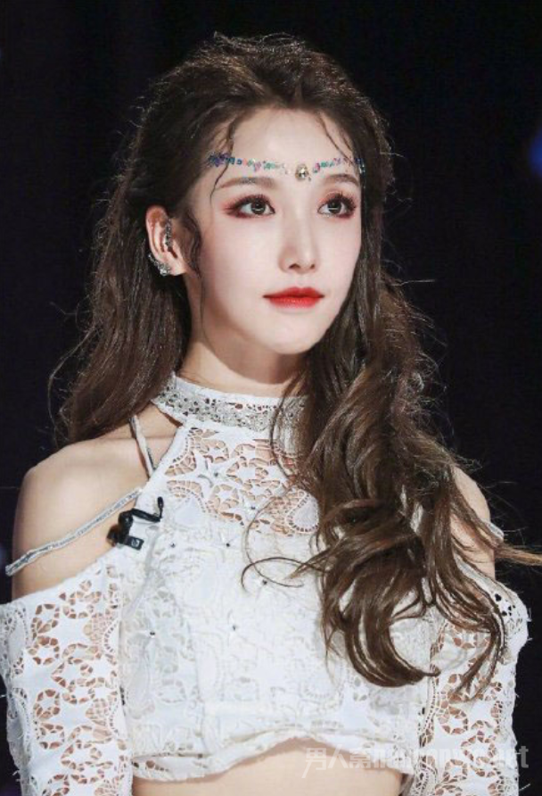 姜贞羽